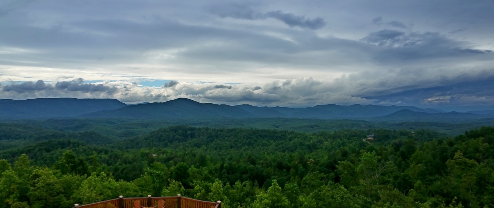 /assets/images/TheCovesLodgeView2_2.jpg &copy; Lake Hickory Realty, LLC